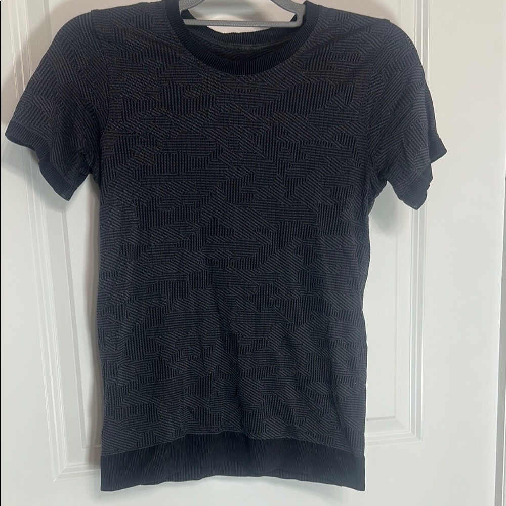 Black Patterned Lululemon Top